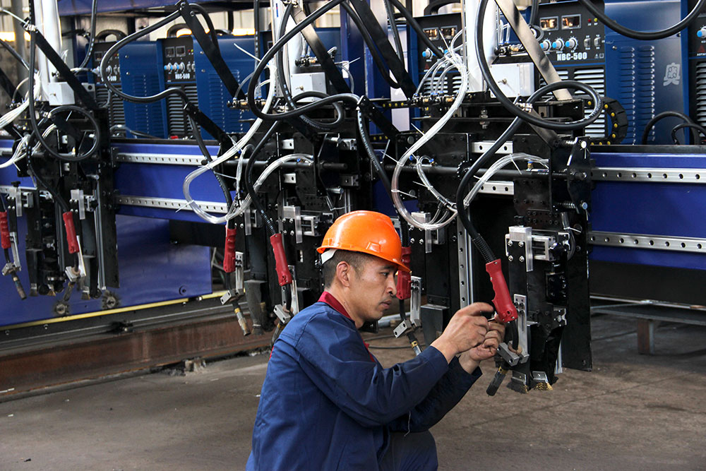 各大經銷商參觀了東方巨龍衡器的新設備廠房